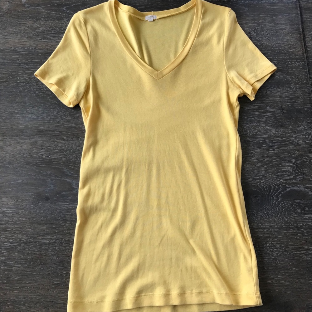 2/$20 J Crew Yellow V Neck T Shirt women’s medium